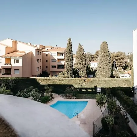 Appartement Le Dauphin : Piscine Et 50 M A Pied De La *