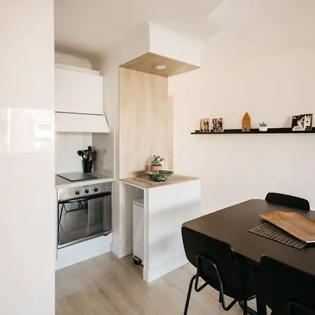 Appartement Le Dauphin : Piscine Et 50 M A Pied De La *